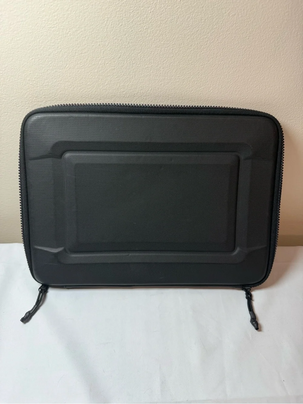 Thule protective hardshell